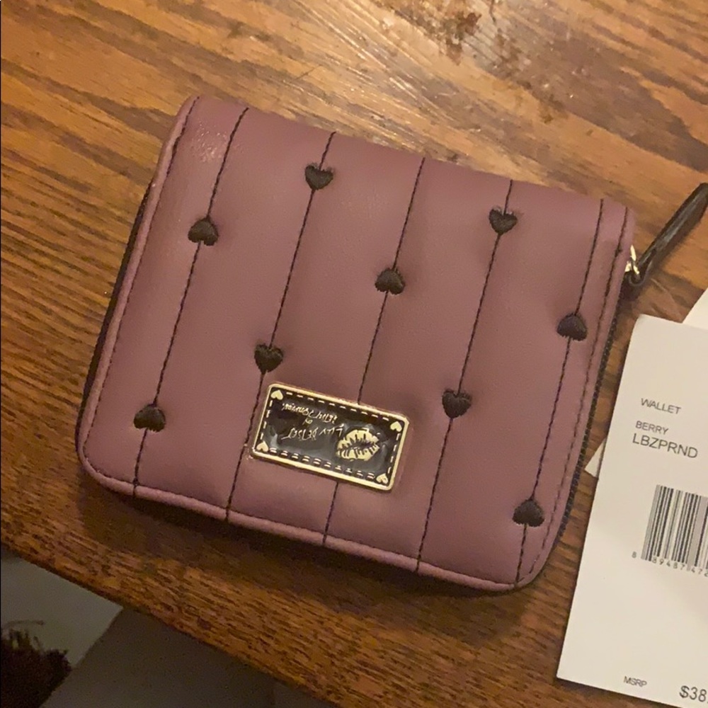 Betsey johnson wallet